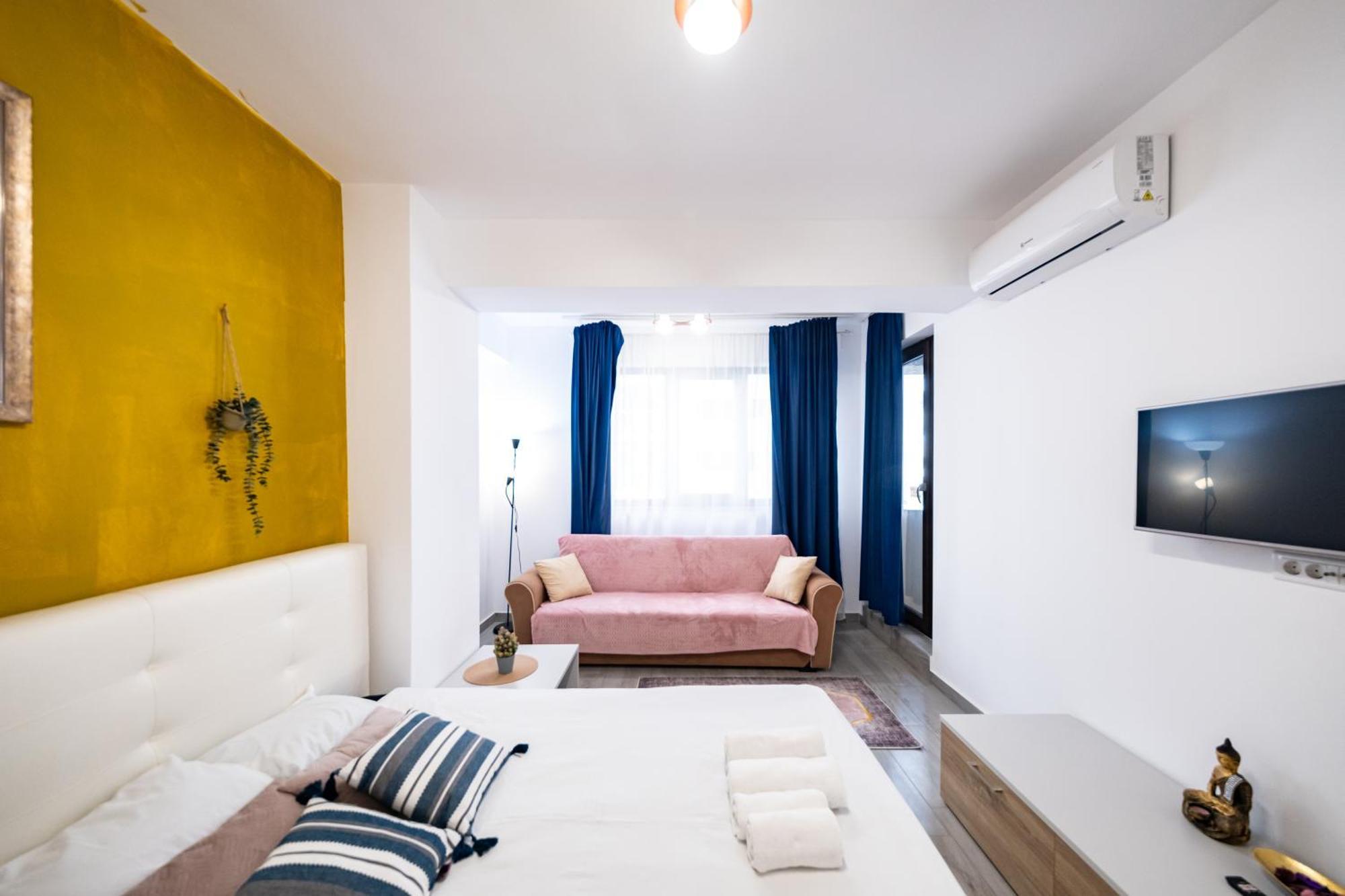 The Golden Studio - With Free Gym Bucarest Extérieur photo