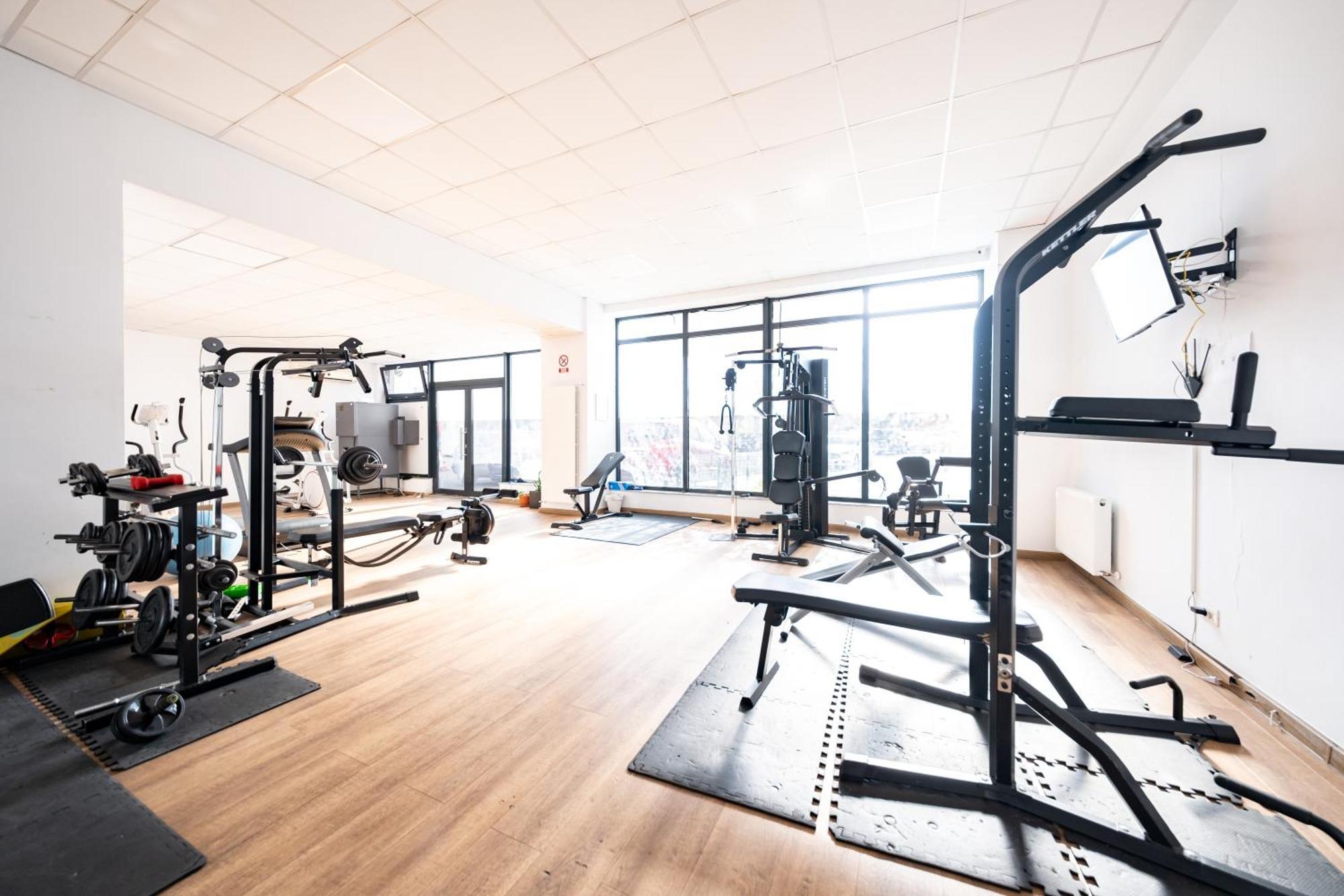 The Golden Studio - With Free Gym Bucarest Extérieur photo